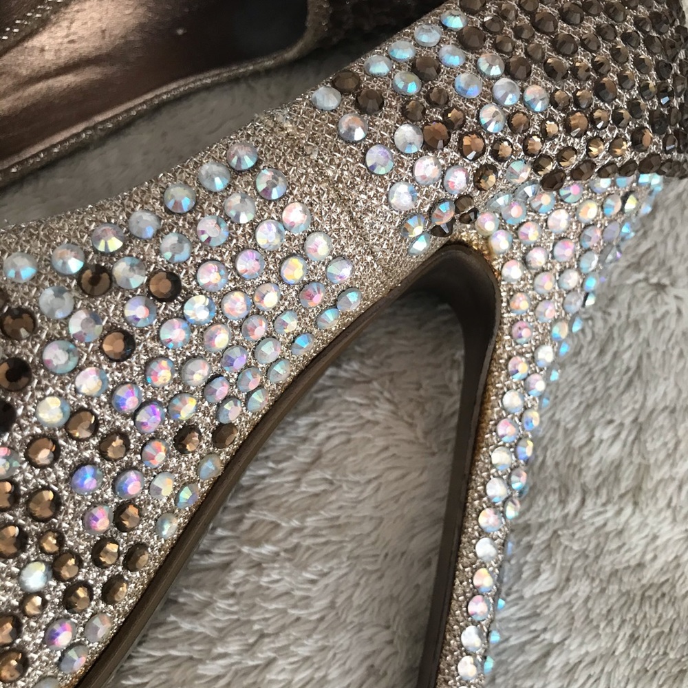 Heels - Picture 3 of 3